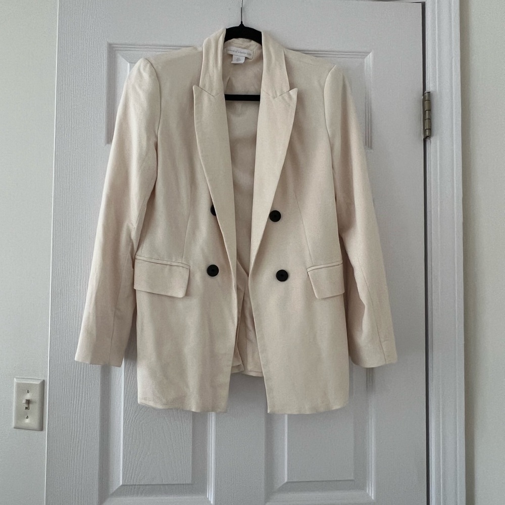 House of Harlow 1960 Cream Blazer with Black Buttons